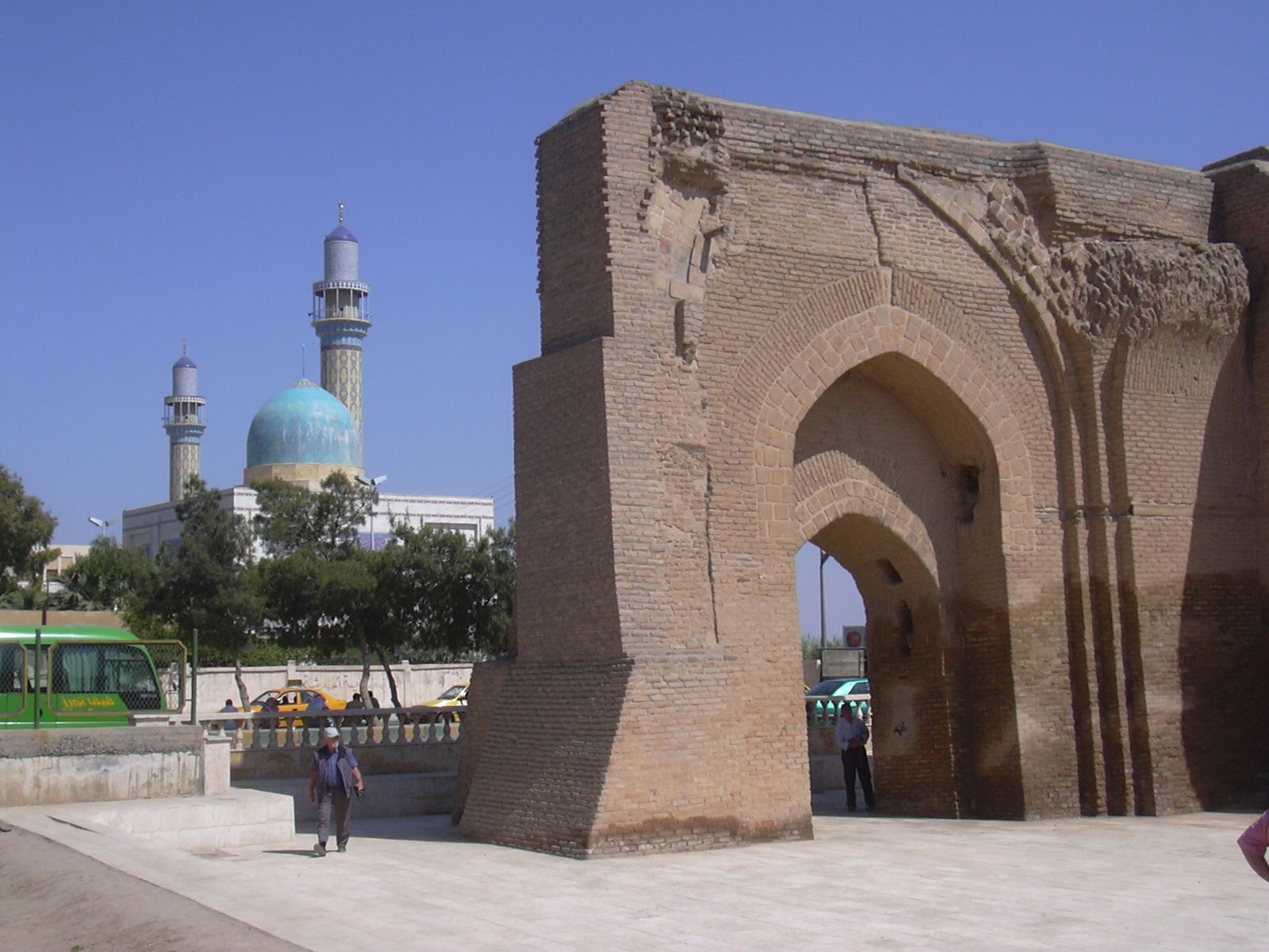 باب بغداد في الرقة