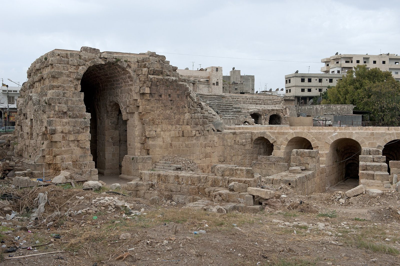 المسرح الروماني في جبلة